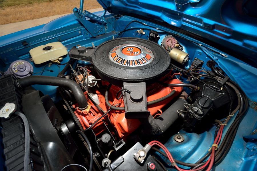 Моторный отсек Plymouth Road Runner Superbird 1970 года  (фото 34 из 107)